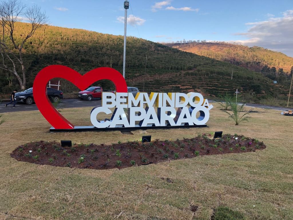 Placa Bem-vindo a Caparaó