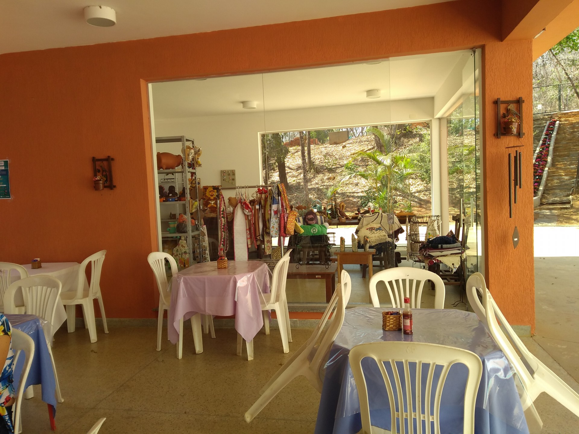 FLORESTA LANCHES