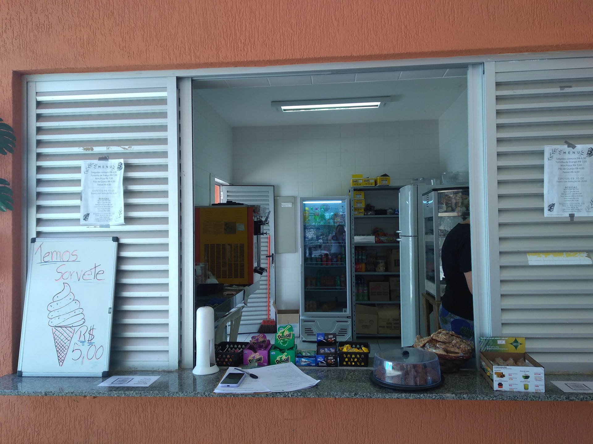 FLORESTA LANCHES