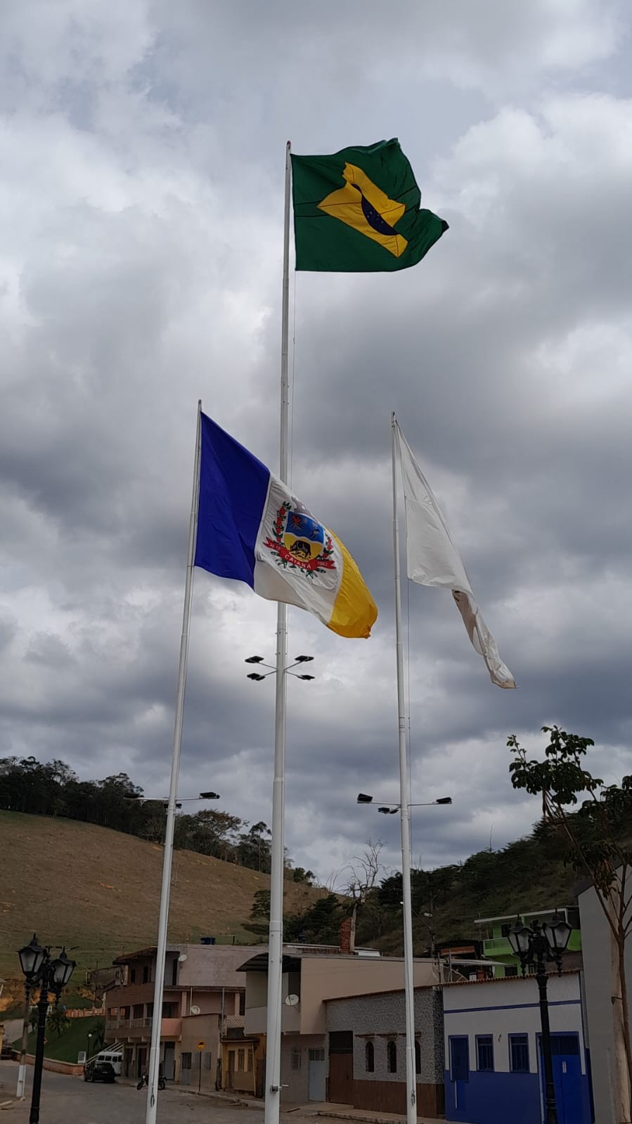 Praça de alimentação com quiosque