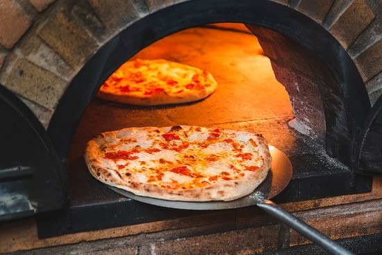Divina Pizza