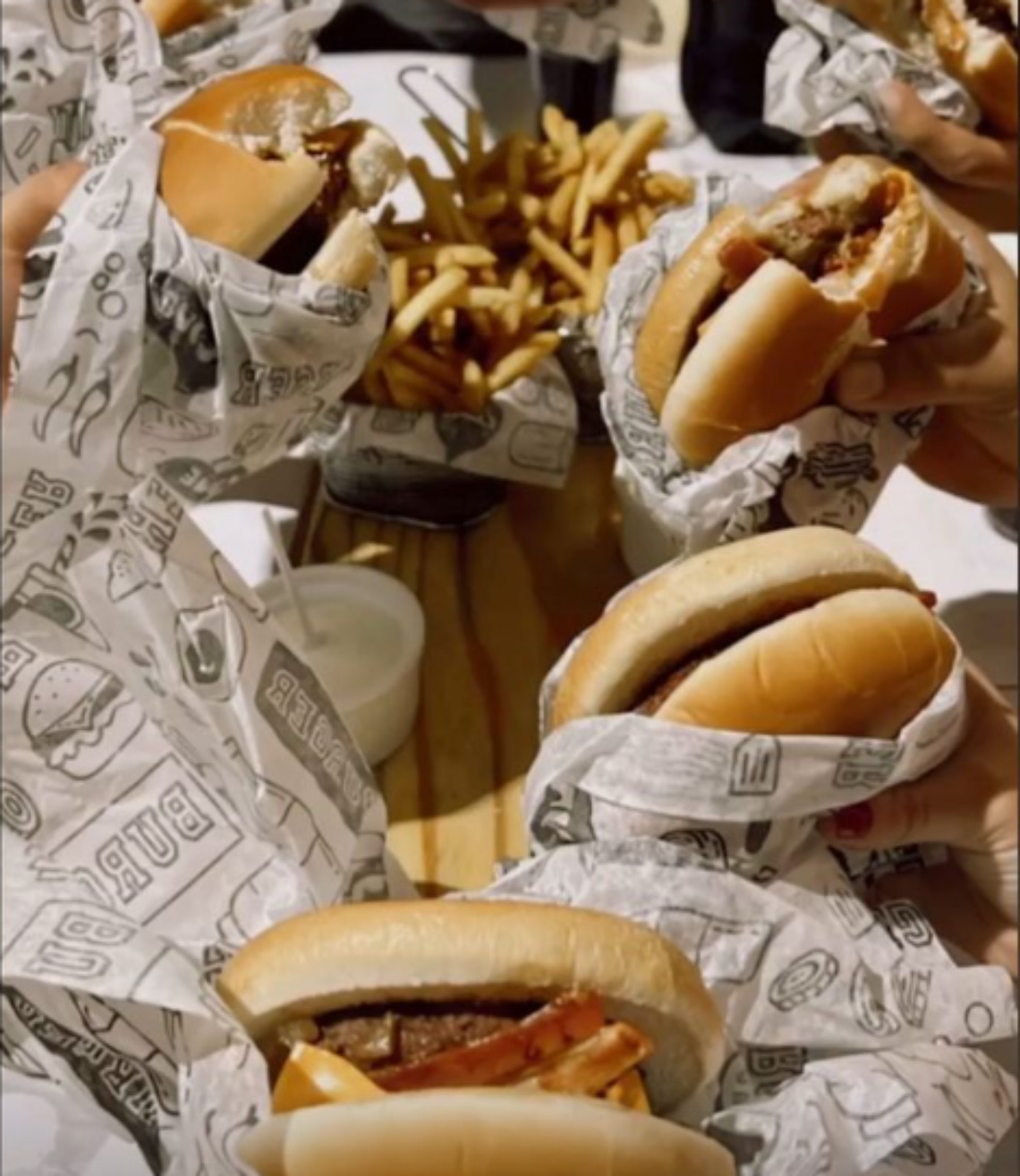 Bruttus Hamburgueria e Cia
