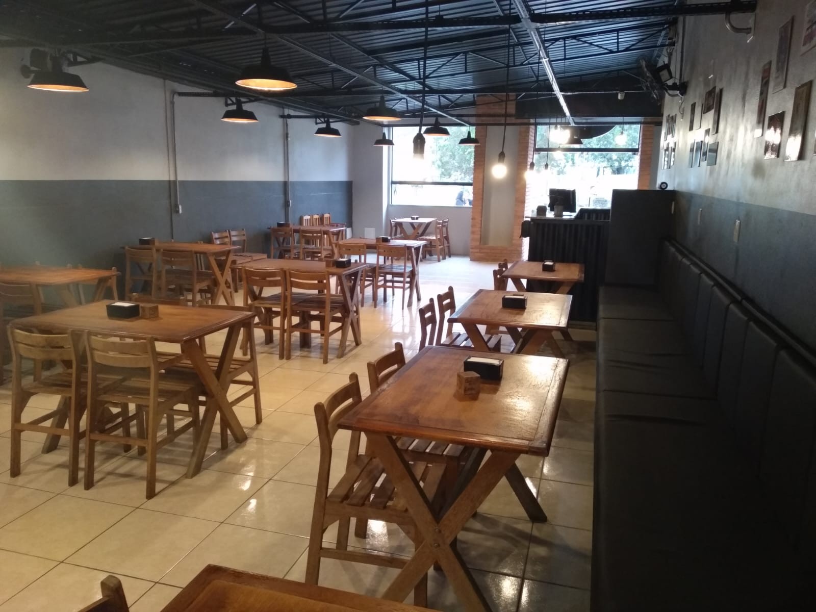 Restaurante, Pizzaria & Rotisseria Serrano  