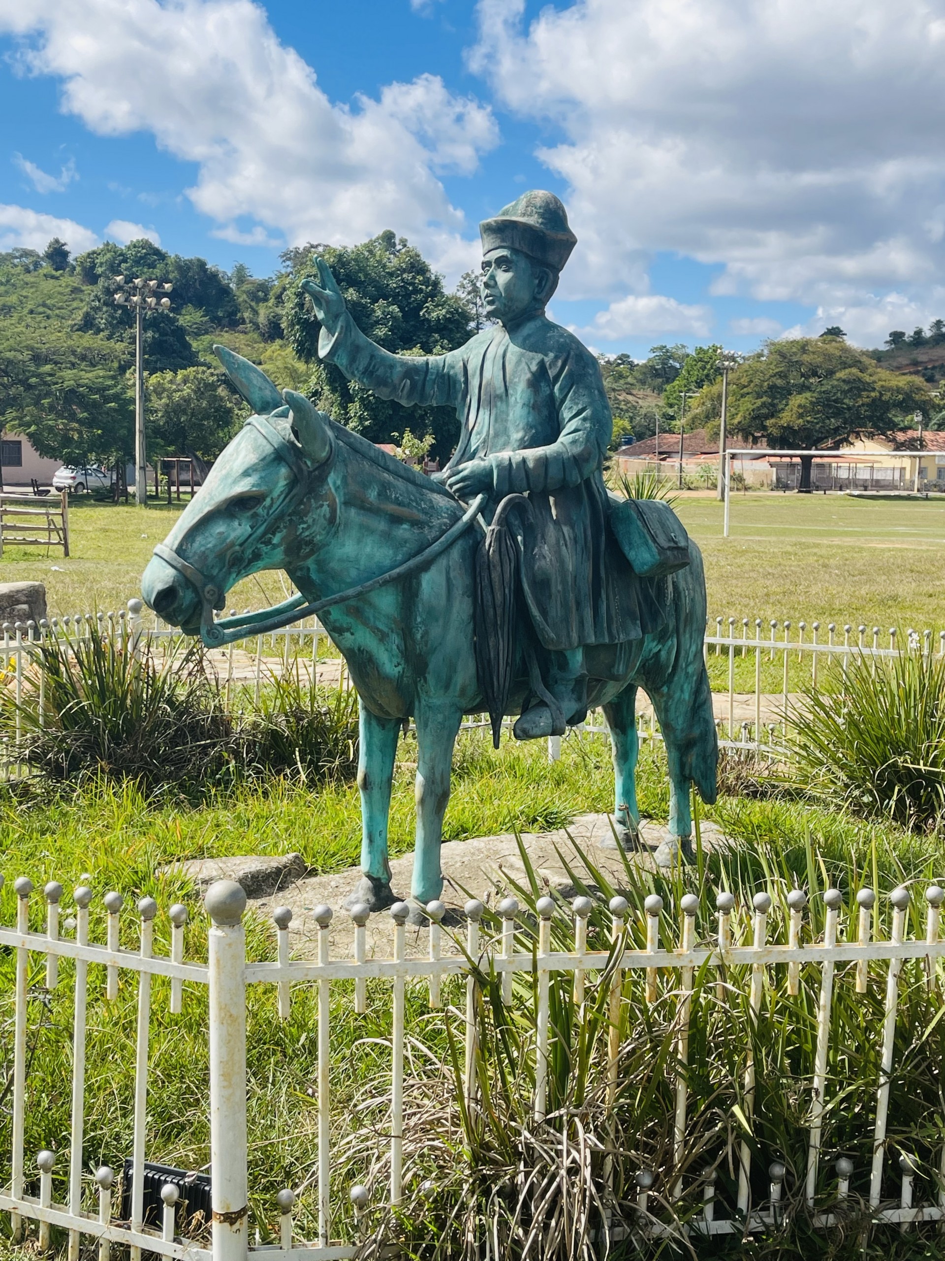 Monumento Cônego Lafayette