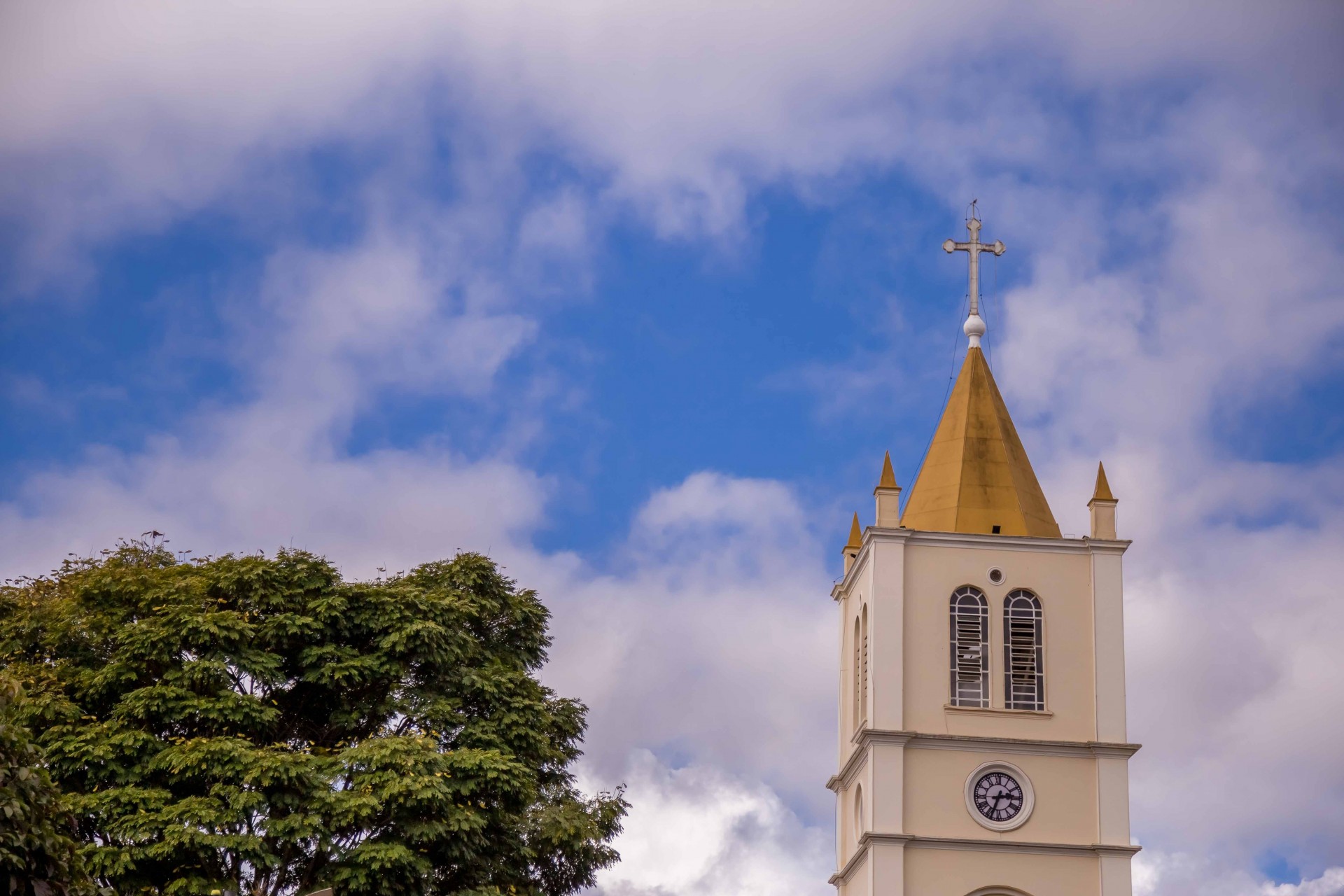 IGREJA MATRIZ DE CAMANDUCAIA
