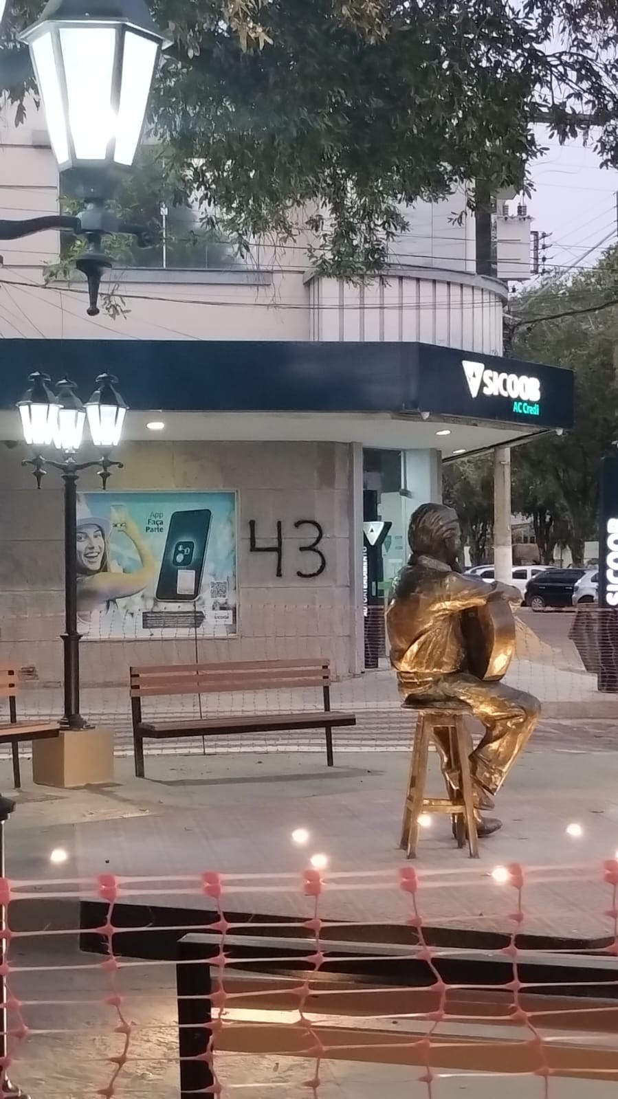 Estatua Altemar Dutra