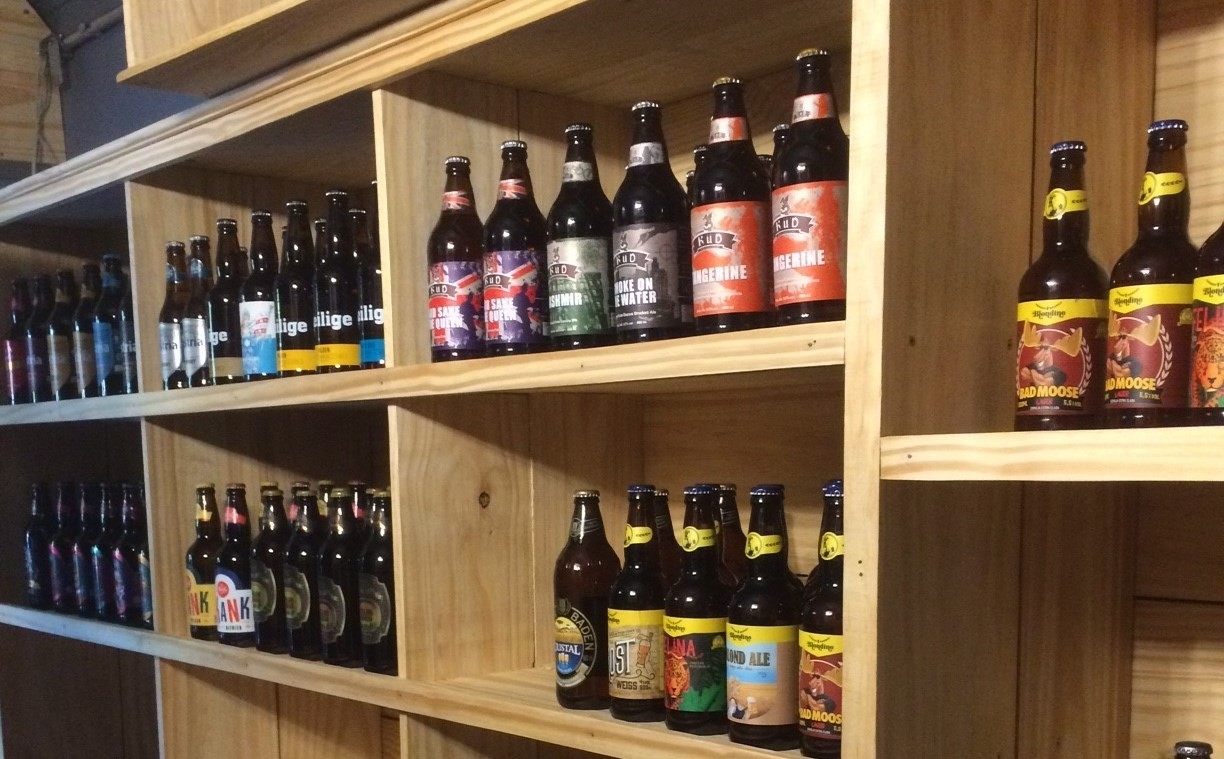 Hausmalte Insumo Pub Brewshop