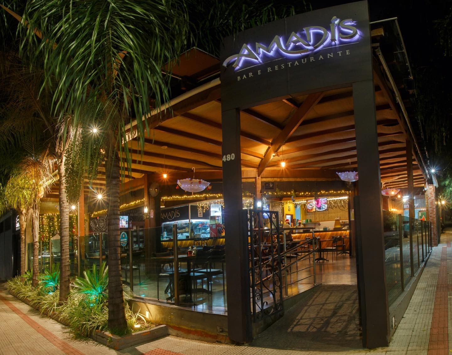 Amadis Bar