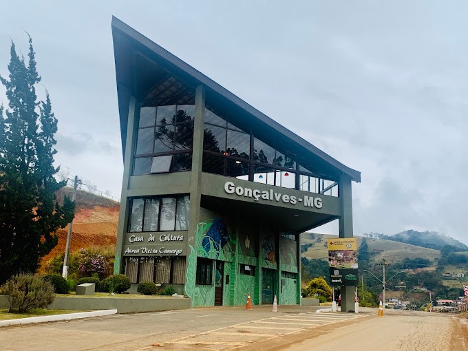 Portal e Casa da cultura Áurea Vieira Camargo