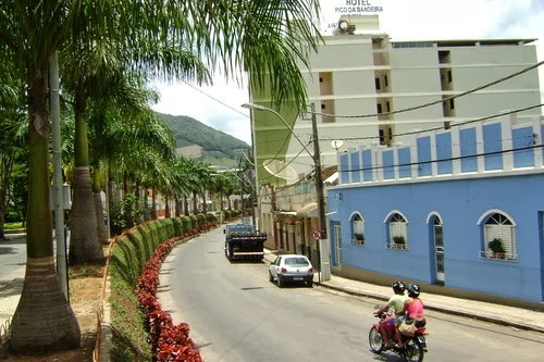 Praça Cira Rosa e Escadaria da Matriz