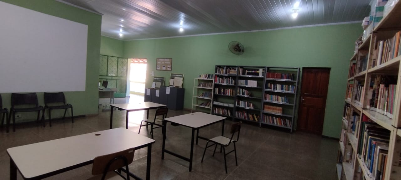 Biblioteca Municipal  José  Araújo Dutra 