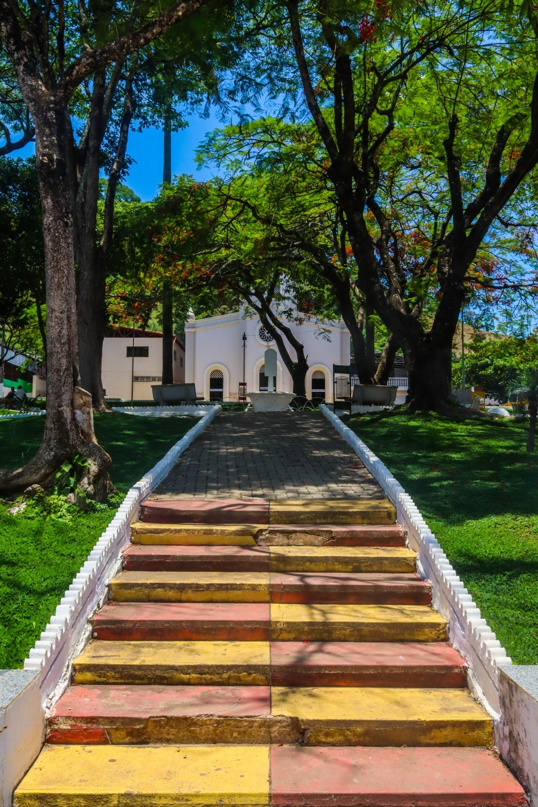 Praça Matriz de Caputira