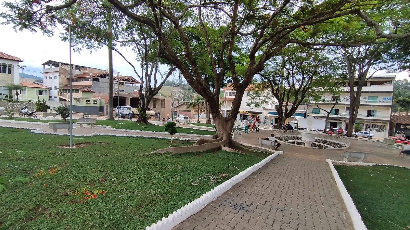 Praça Matriz de Caputira
