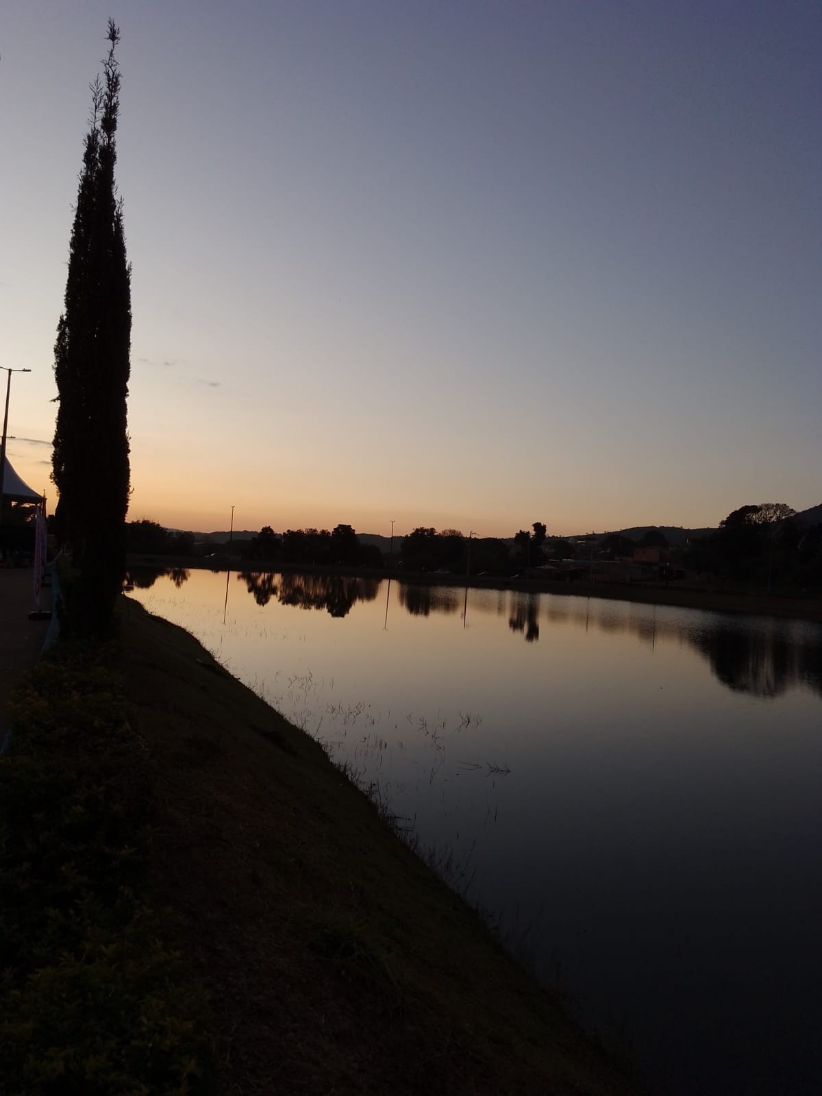 Lago dos Ipês