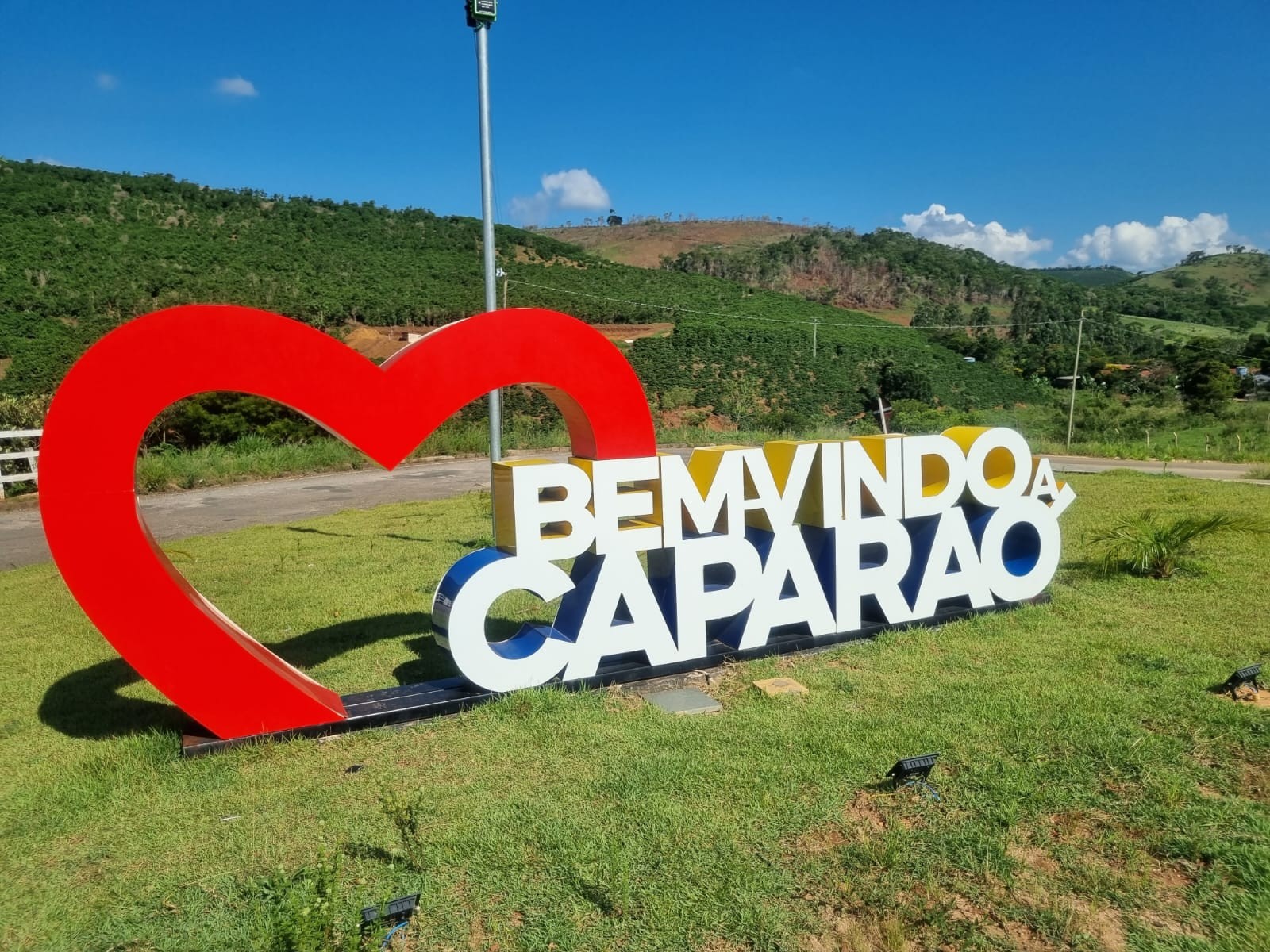 Placa Bem-vindo a Caparaó