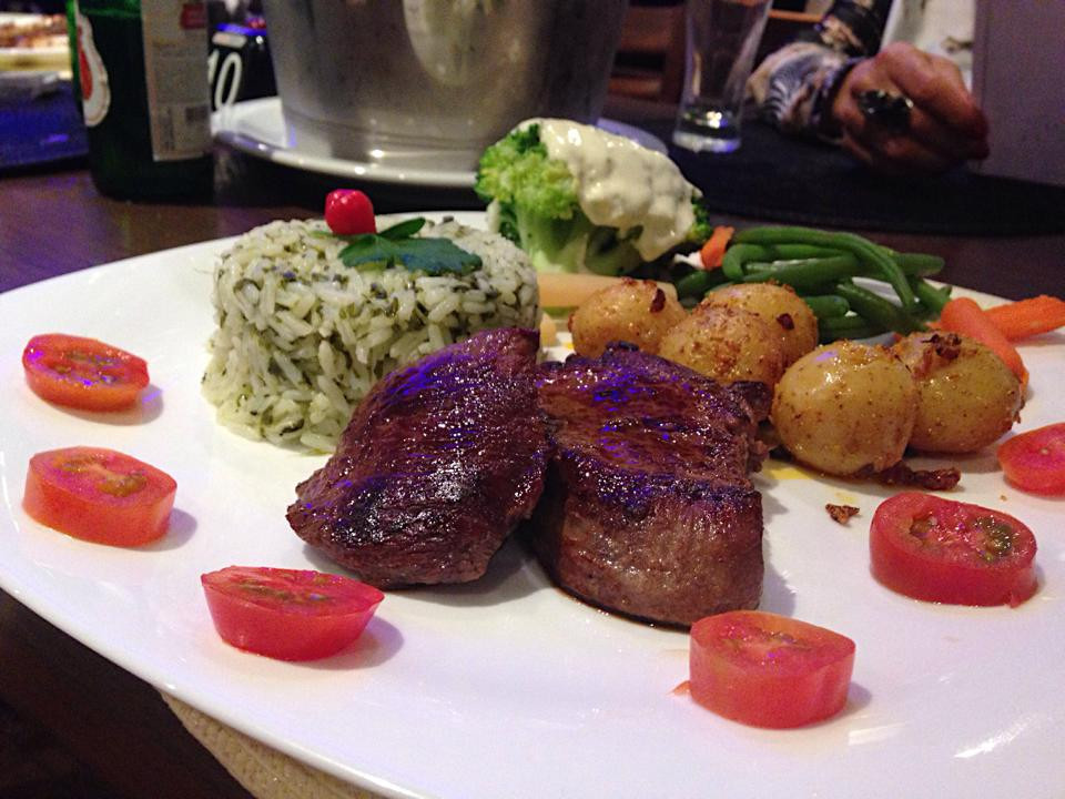 La Plaza Grill
