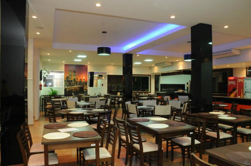 La Plaza Grill