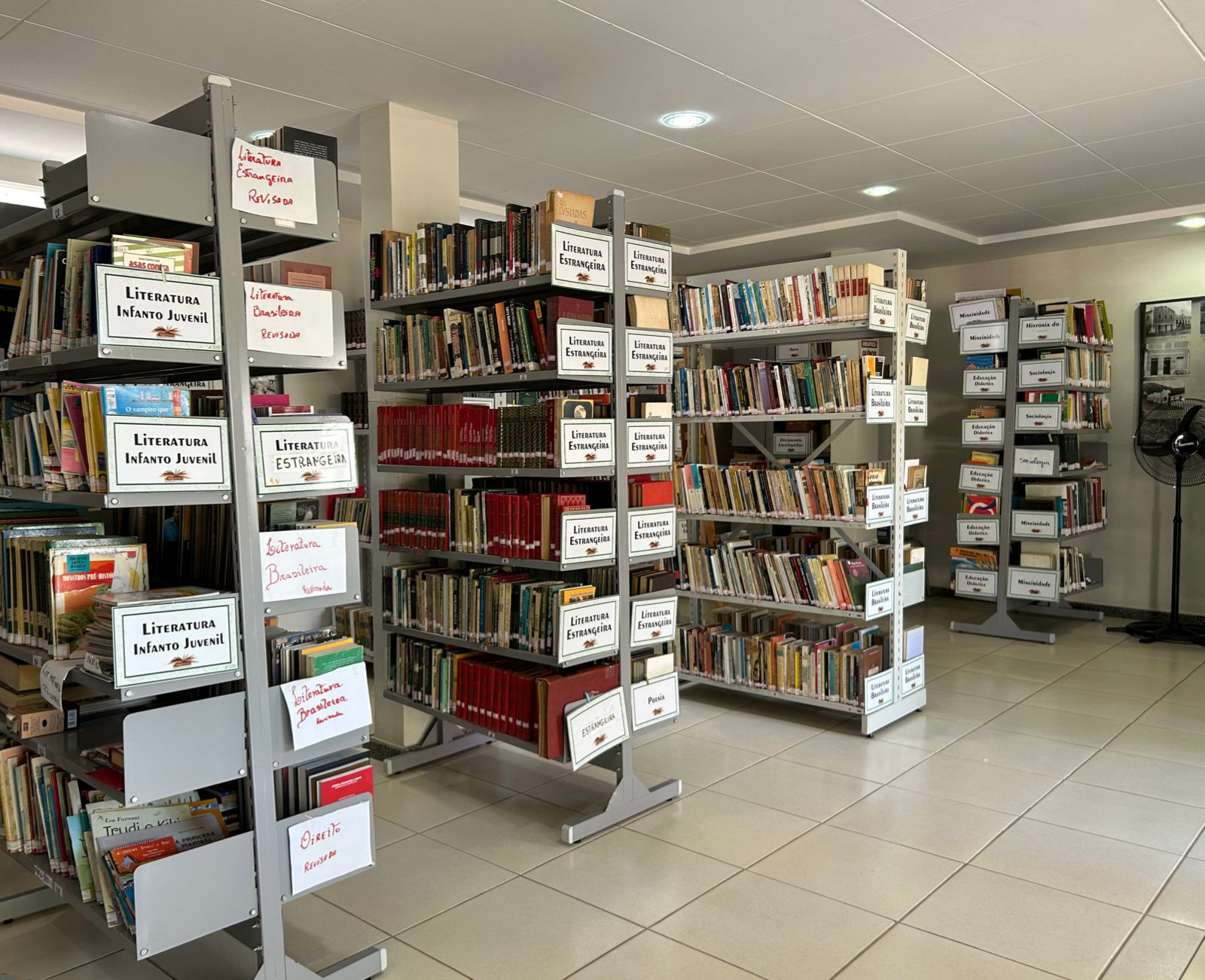 Biblioteca Municipal de Espera Feliz