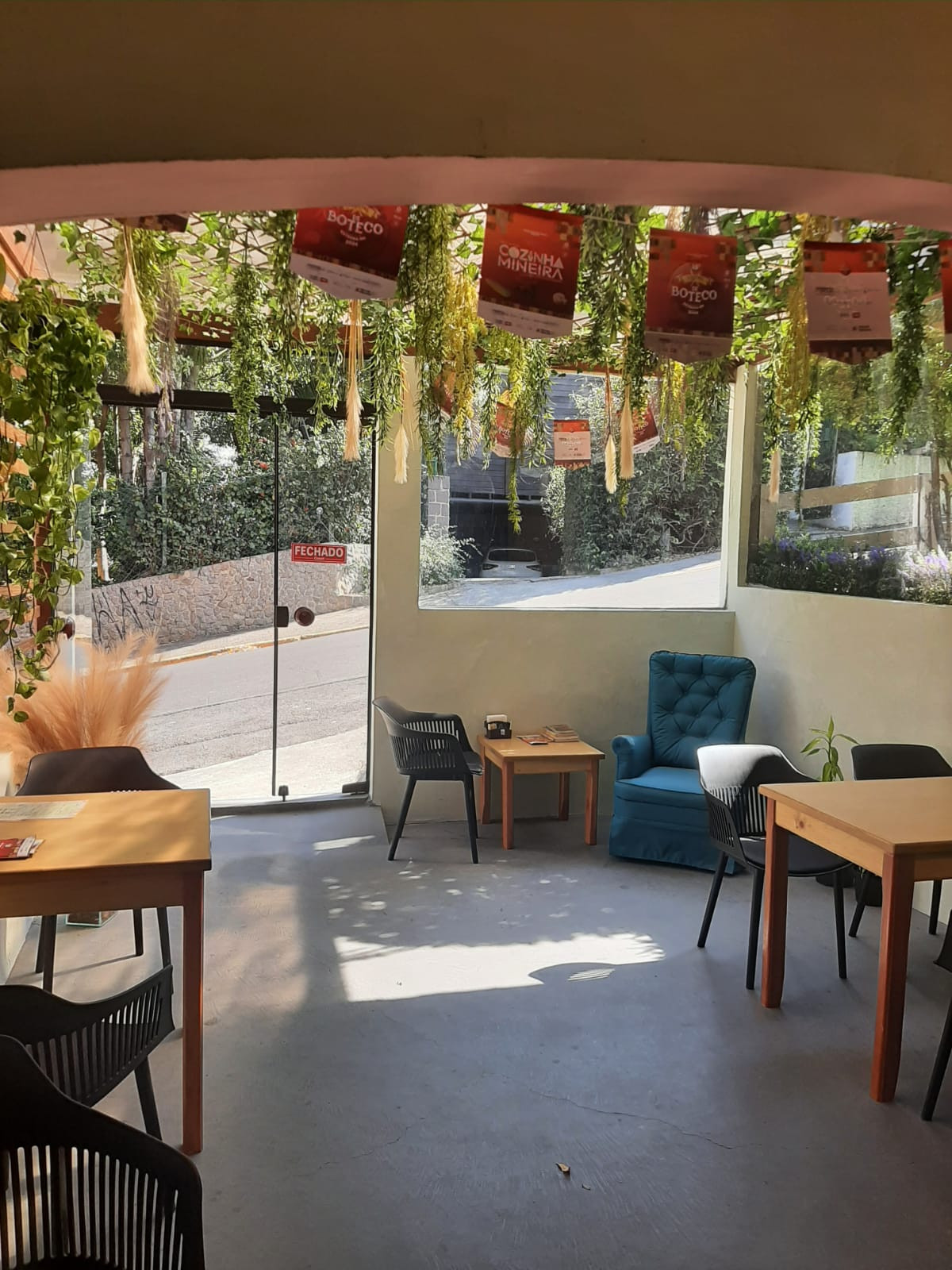 BADINI'S CAFÉ