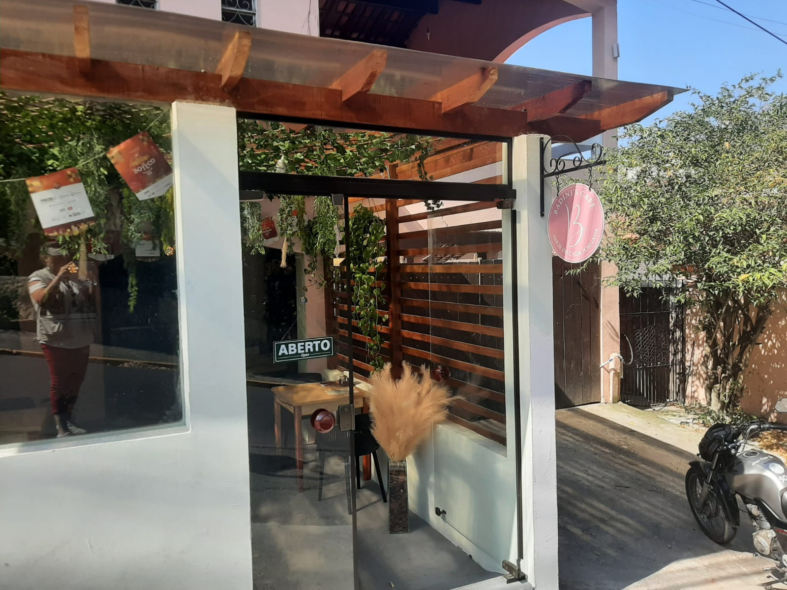 BADINI'S CAFÉ