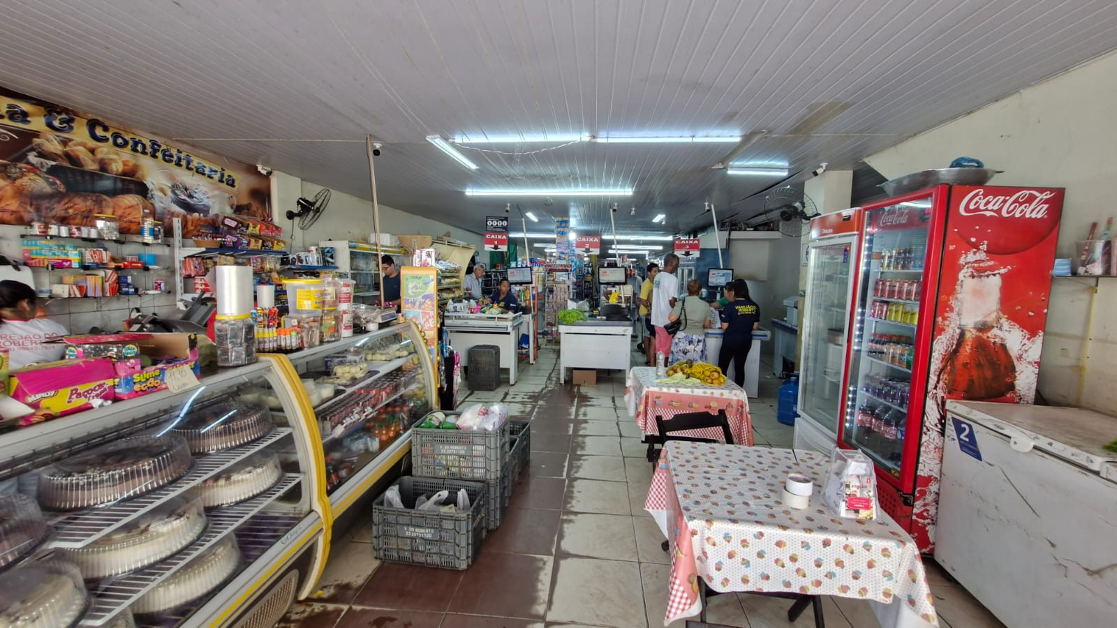Lanchonete, Padaria e Mercearia Varejão do Roberto