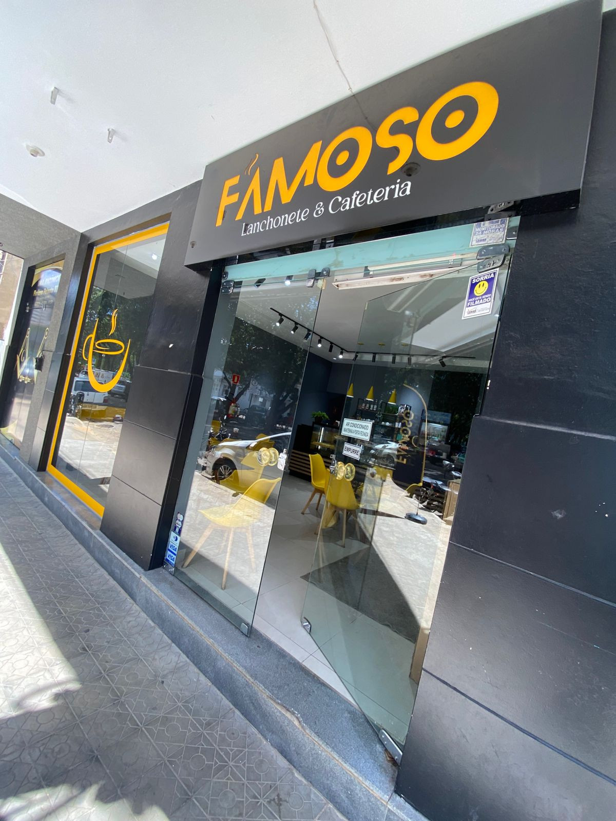 Famoso Café