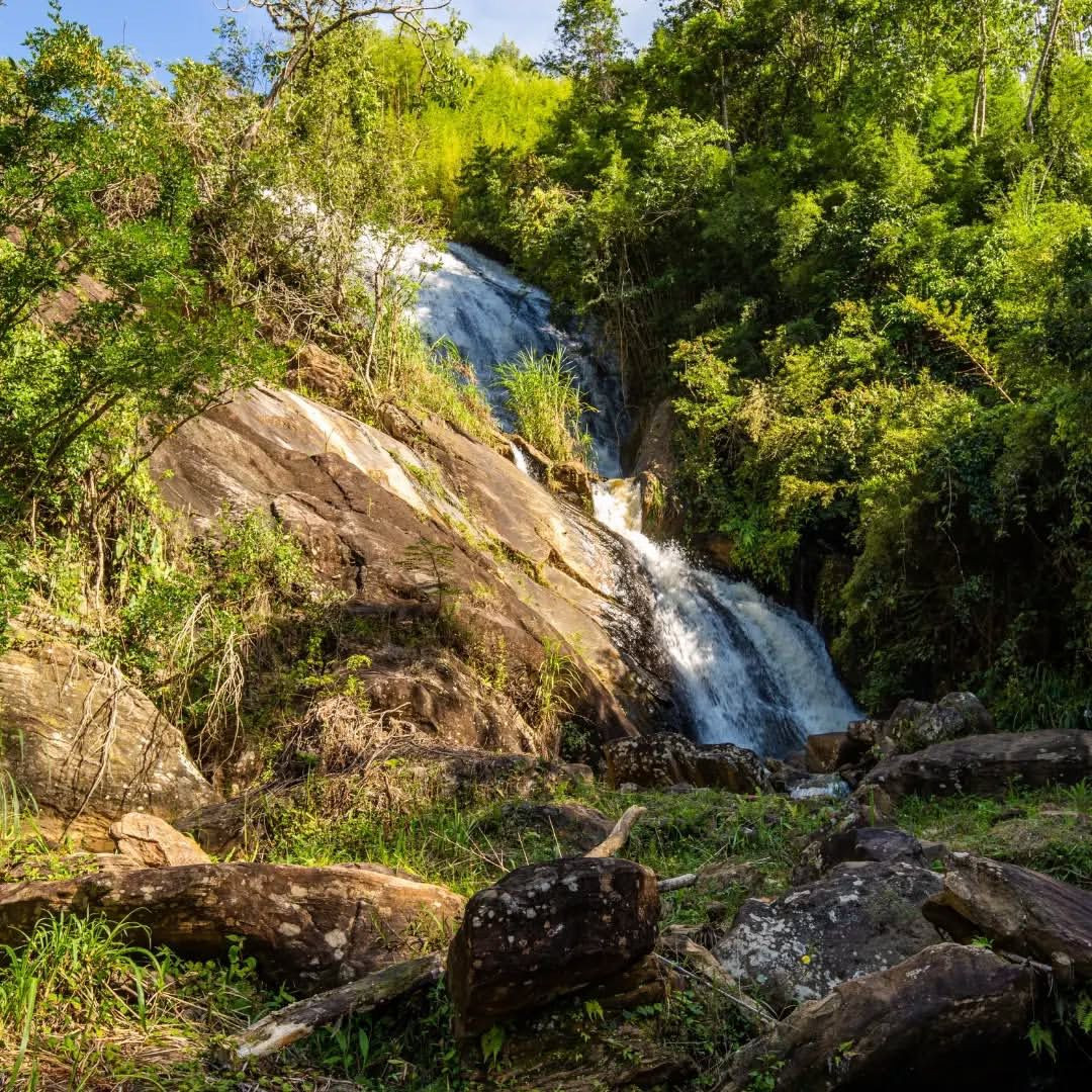 Cachoeira Tri-Quedas