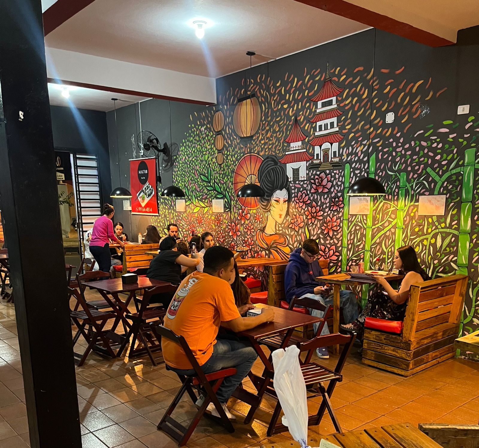 Maktub Sushibar