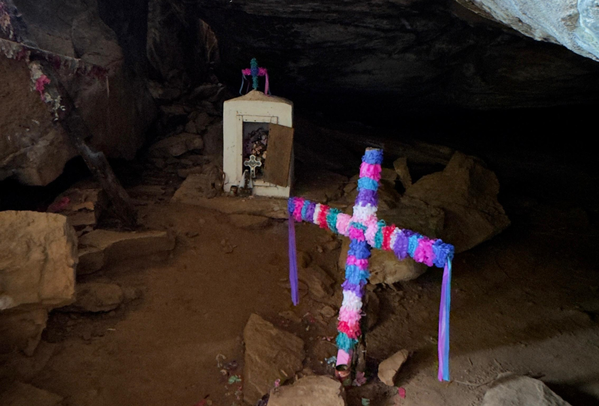 Gruta da Pedra Cabeluda