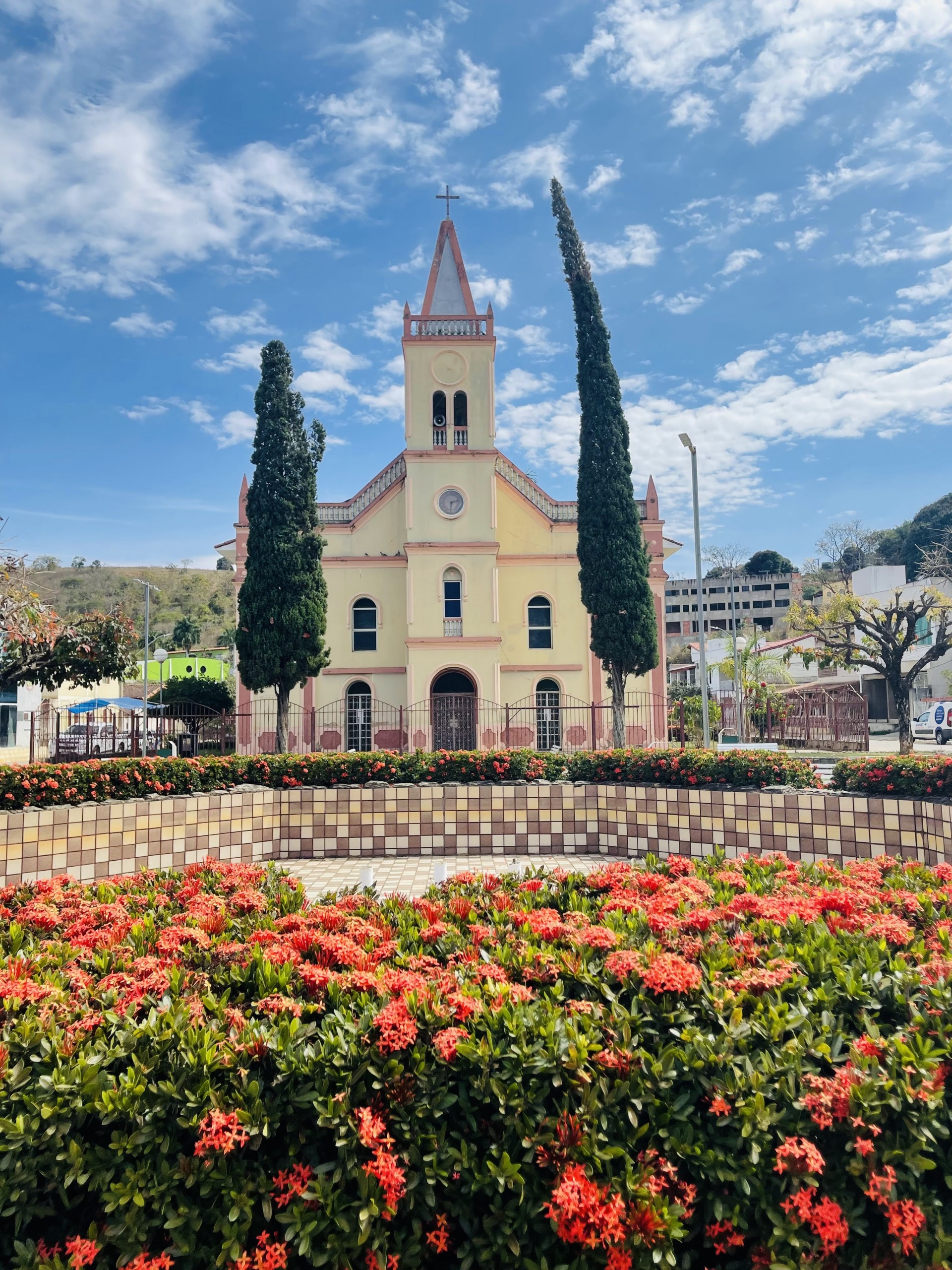 Divino das Laranjeiras — foto 2 de 2
