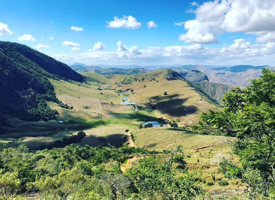 Divino das Laranjeiras — foto 1 de 2