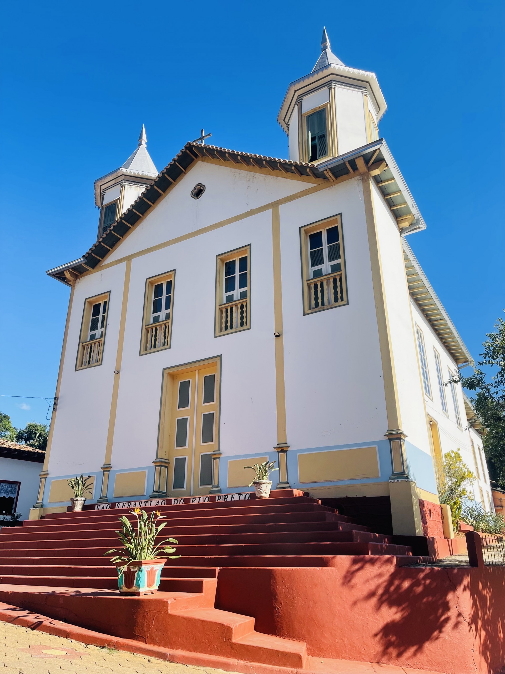 São Sebastião do Rio Preto — foto 1 de 4